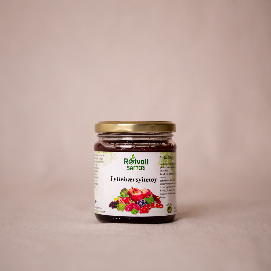 Glass med økologisk tyttebærsyltetøy av norske bær, og uten kunstig tilsetning. Fra Rotvoll Safteri.