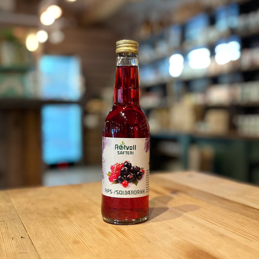 Flaske med 3 dl drikkeklar saft av norske og økologiske rips og solbær. Uten kunstig tilsetning.